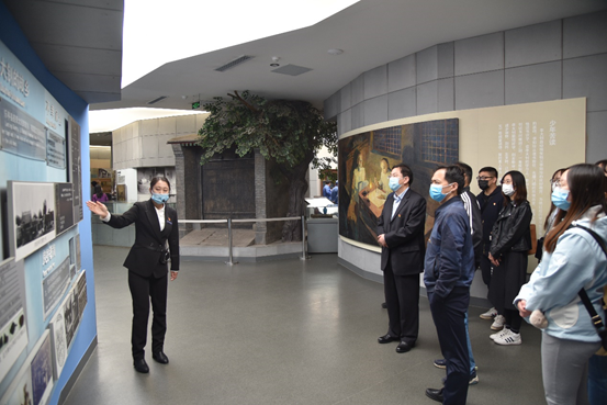 98de1bb2fdd94c579b48fe7aaadc4565.png ??.png